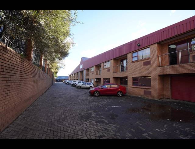 5,358M² WAREHOUSE TO LET IN LASER PARK